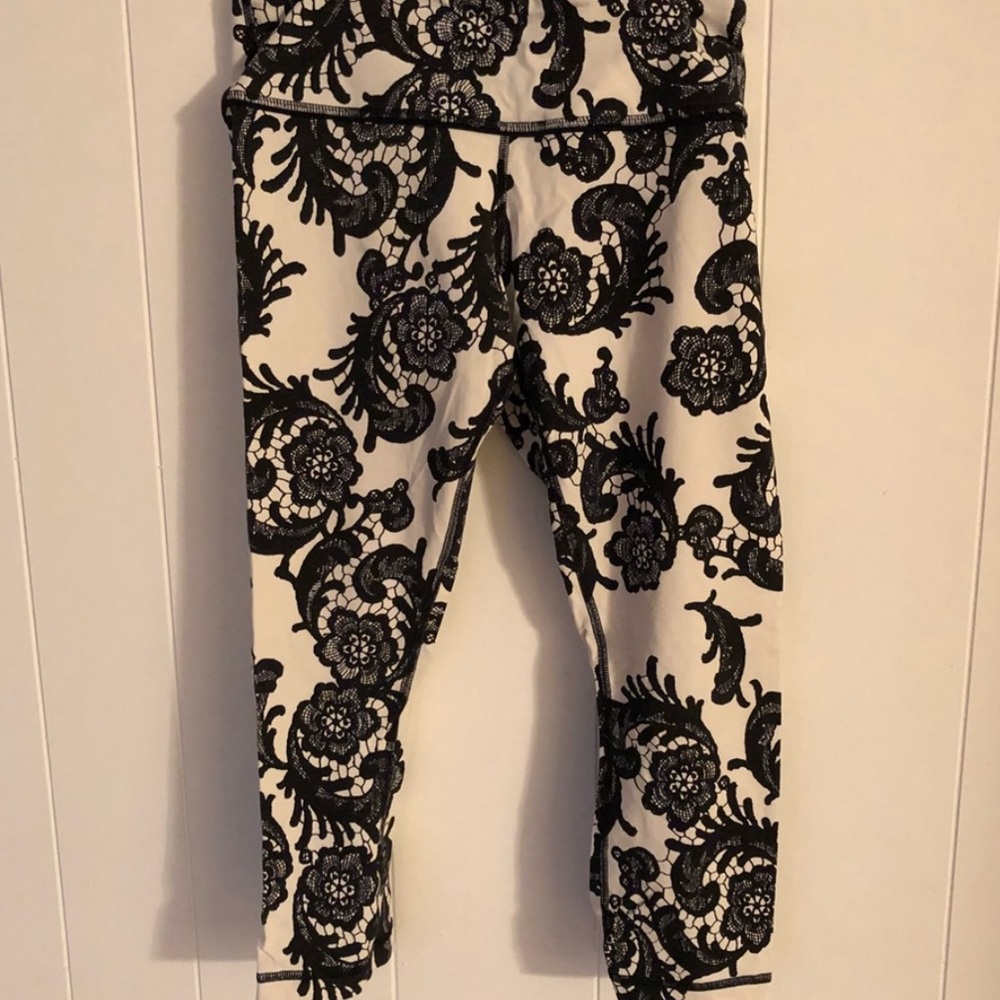 EUC Lululemon wunderunder crop cotton